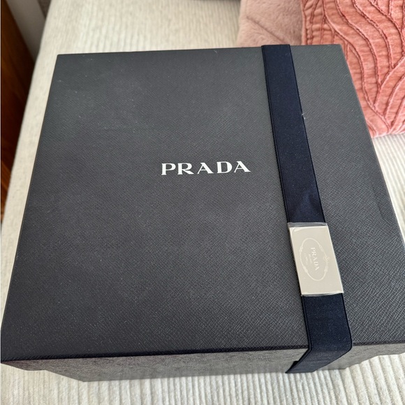 Prada technical nylon linea rossa bucket hat - Picture 2 of 9